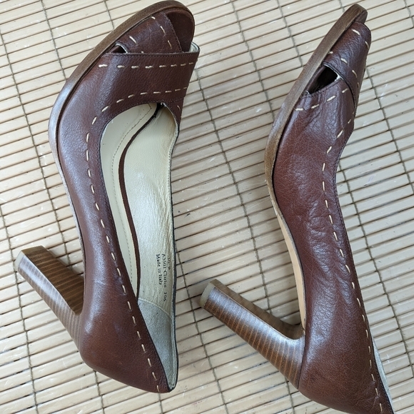 Coach "Clarice" women's sz 10 B   brown Leather bold white cord Stitched Peep To - Picture 5 of 10